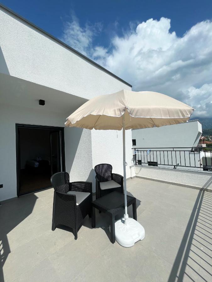 Lana Apartmani Bar Exterior foto
